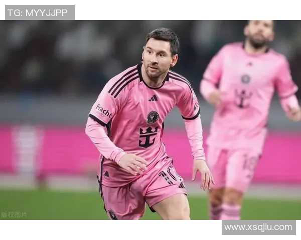 足球场球迷追捧球星背后的故事与明星效应的深度解析