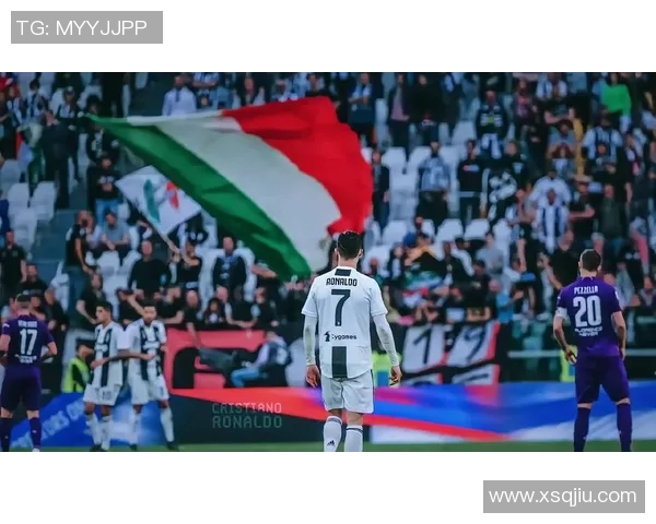 退役足球巨星的传奇人生与赛场之外的精彩故事